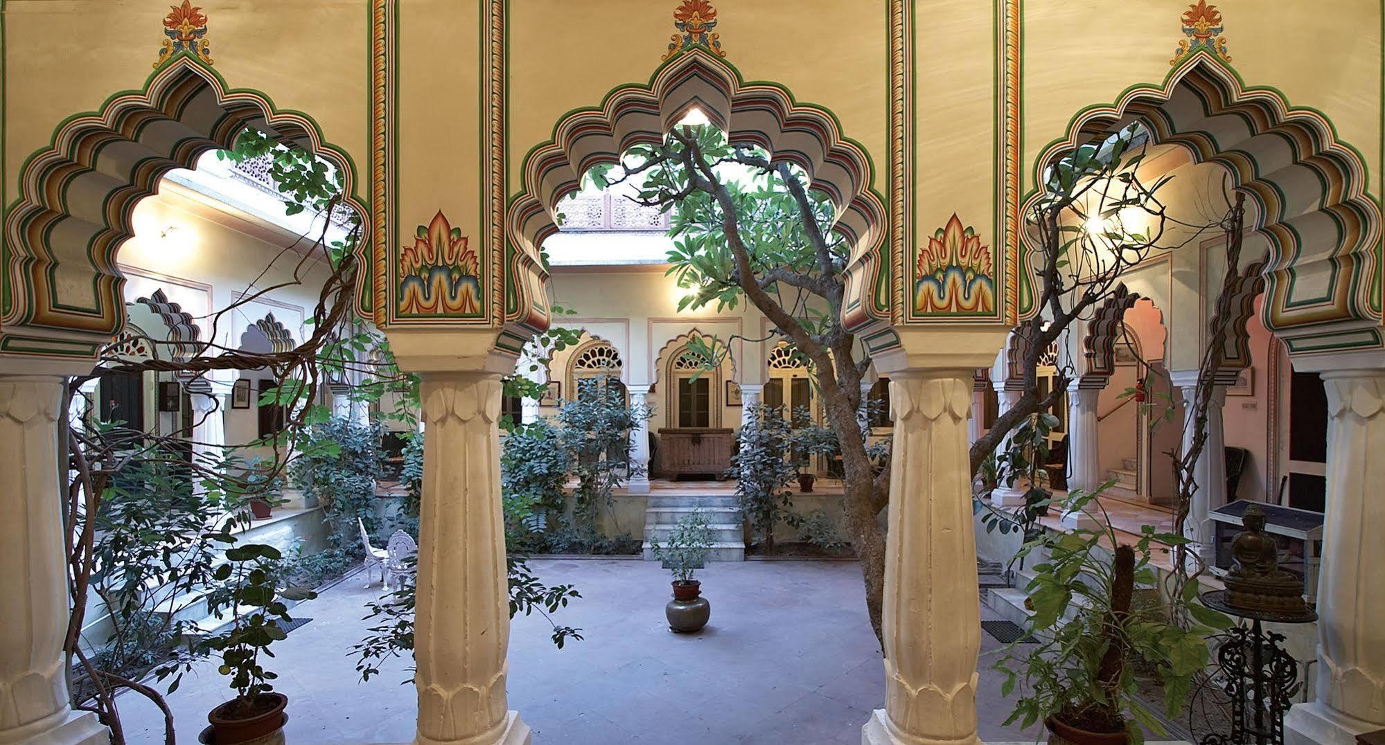 होटल Alsisar Haveli - Heritage 4*
